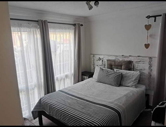 3 BEDROOM TOWNHOUSE FOR SALE IN SOUTH CREST